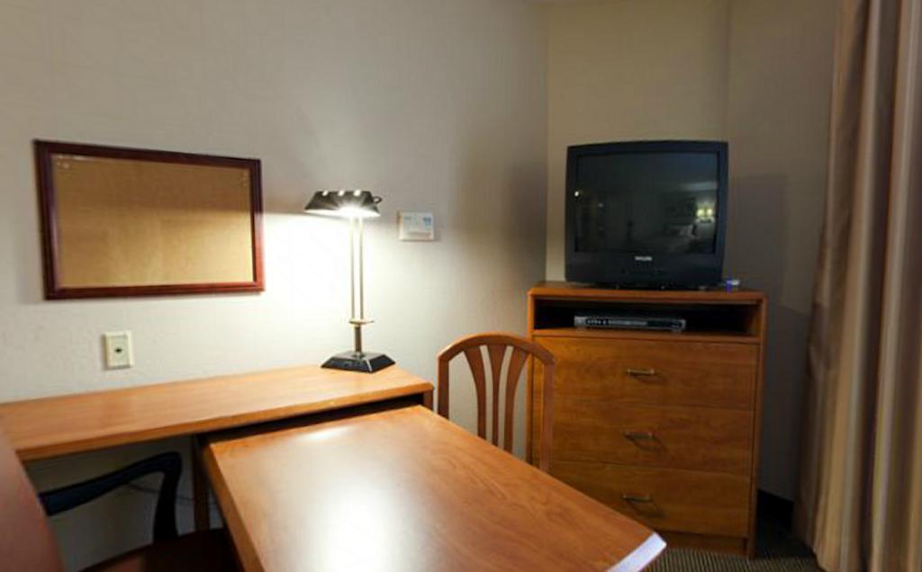 Candlewood Suites - Topeka West By Ihg Cameră foto